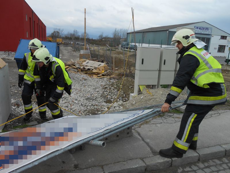 16.03.2014 – Sturmschaden umgestürzter Bauzaun