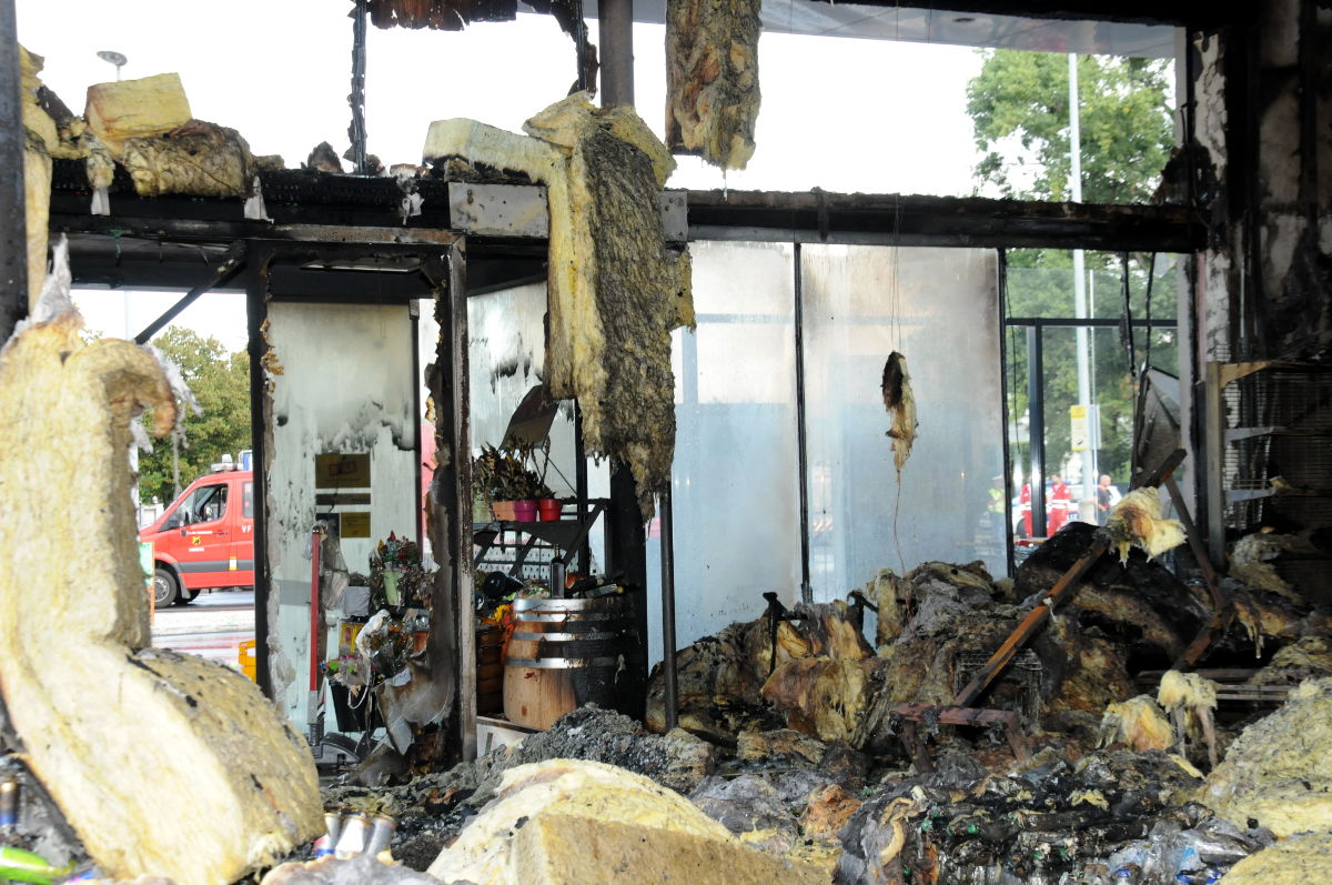 Großbrand in Supermarkt in Himberg
