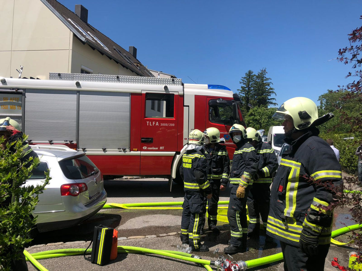 Zweifache Menschenrettung bei Wohnhausbrand in Maria Lanzendorf